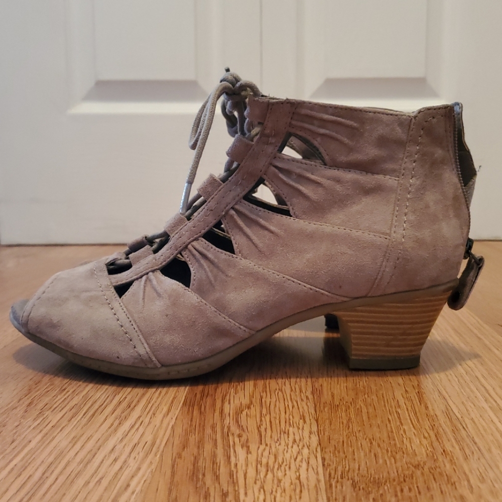 Earth Women's Aurora Sandal Size 10 Block Heel Open Toe Leather Shoes Taupe Grey